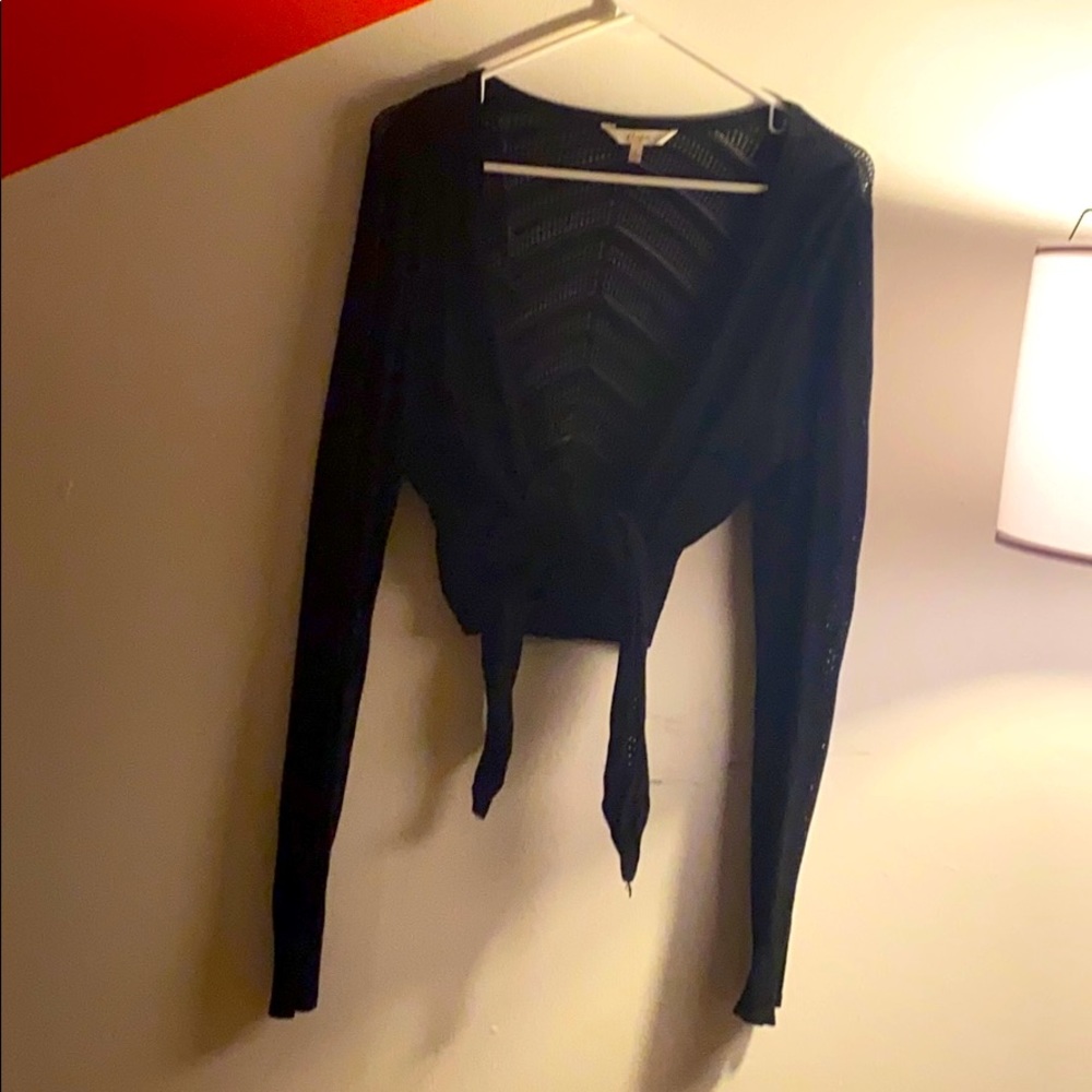 Black long sleeve lace pattern crop overly